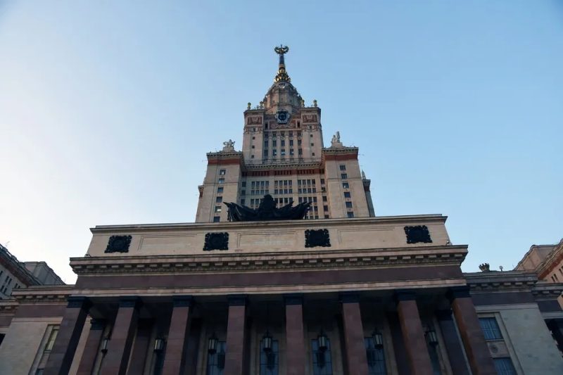 Студентов одного из корпусов МГУ перевели на удалёнку из-за случая кори