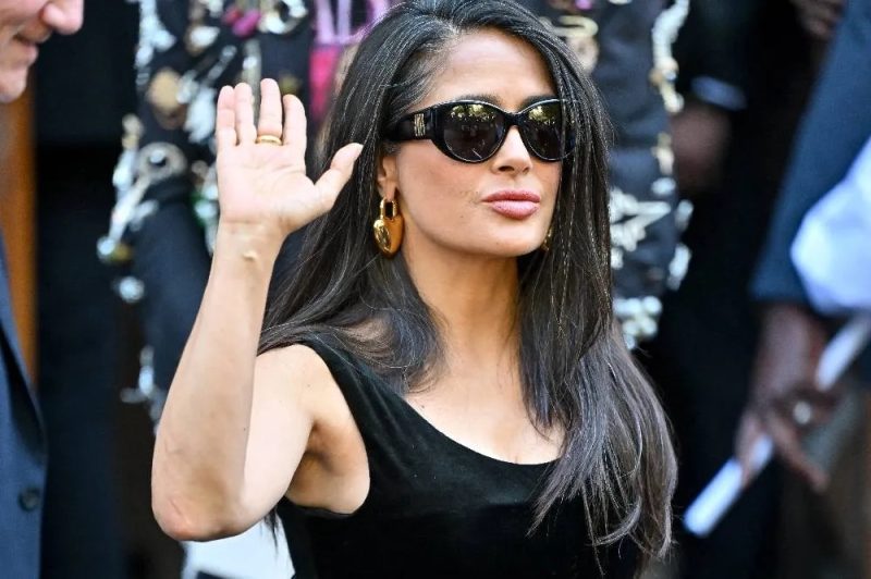 Сальма Хайек удивила всех, появившись на публике с седыми волосами