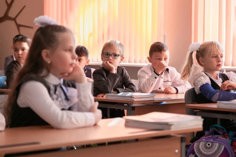 Меньше учёбы — больше детей: В России могут сократить срок обучения в школе