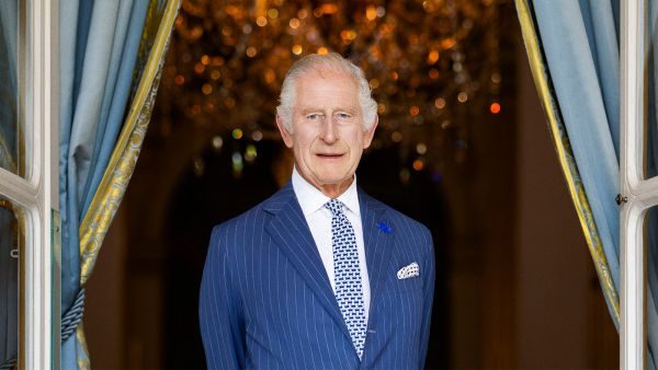 King Charles III запускает свою собственную линию курток Tweed Dog