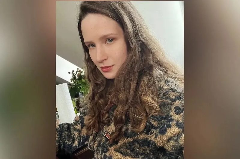 Трусы для мужа и 28 бутылок алкоголя: Раскрыт райдер сбежавшей из России Монеточки*