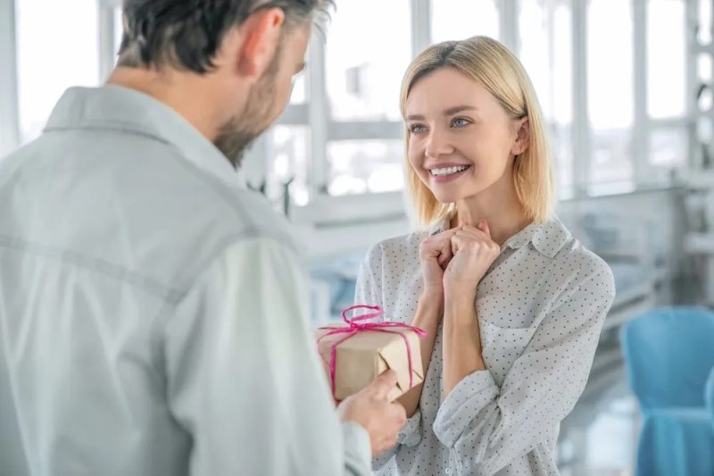 Юрист рассказал, за какие подарки придётся заплатить налог