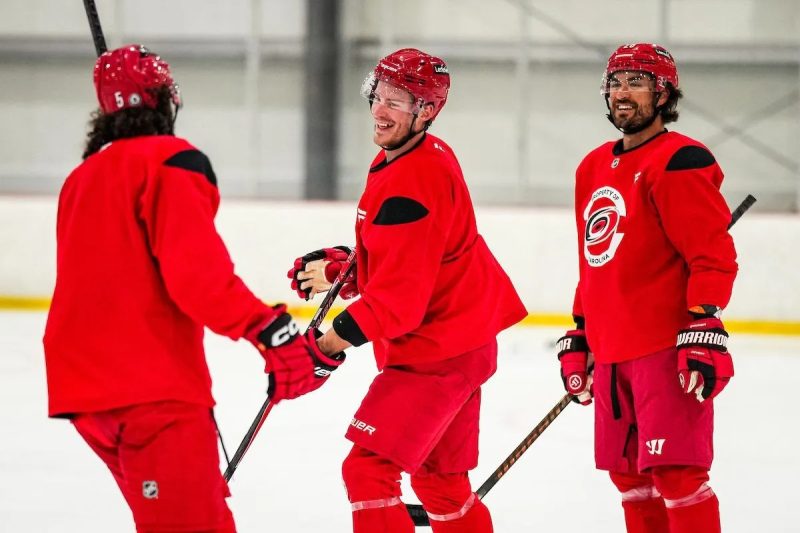 Никишин повторил рекорд клуба "Каролина" в НХЛ среди новичков