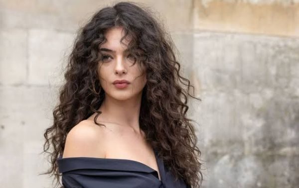 Моника Беллуччи показала своей взрослой дочери с новой причесок (фото)