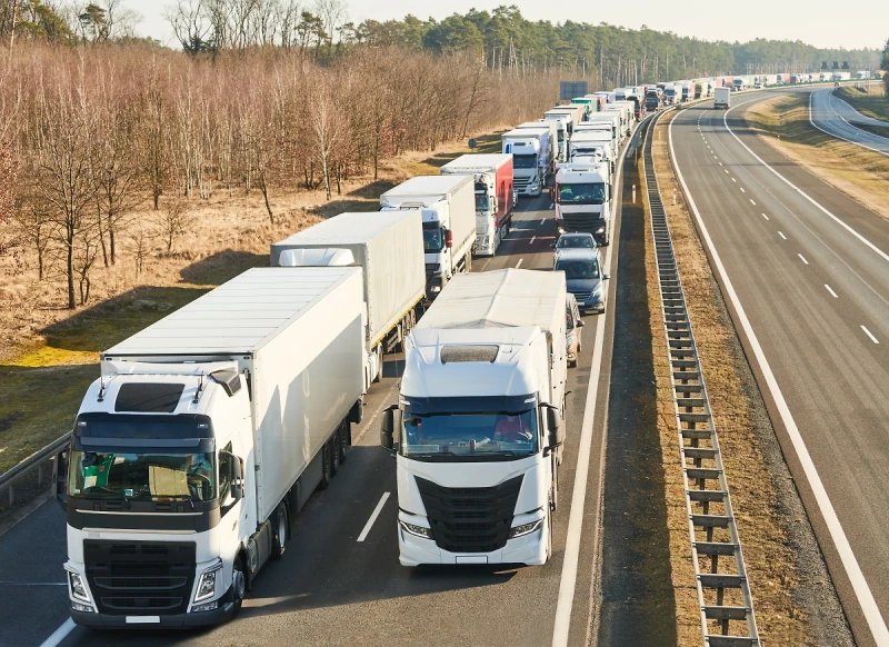 Вильнюс заявил об отказе Минска пропустить застрявшие на границе литовские фуры