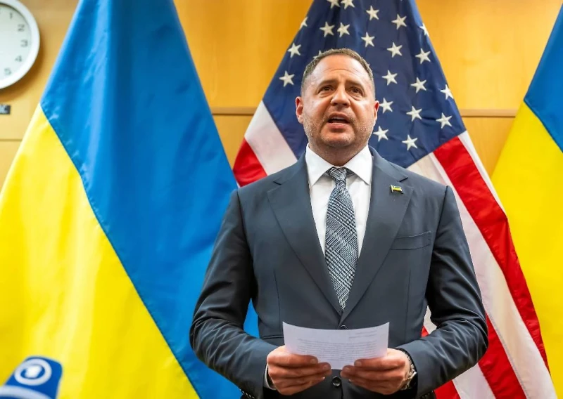 "Идеальный шторм": Что в мире пророчат Зеленскому после отставки "серого кардинала"