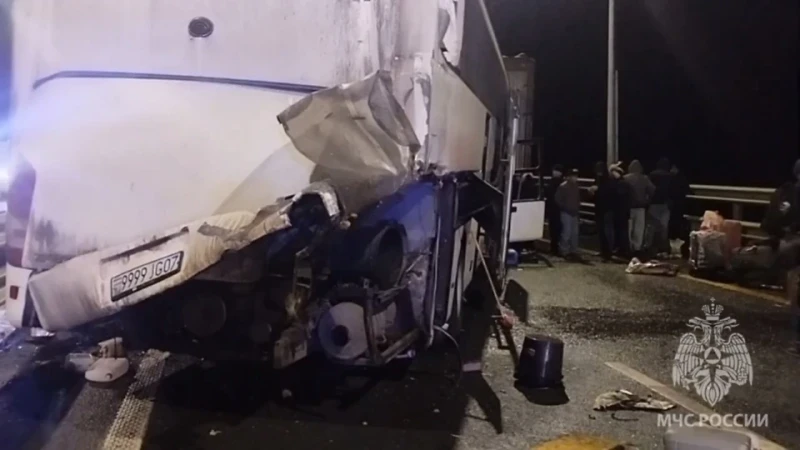 14 человек госпитализировали после массового ДТП с автобусами в Нижегородской области