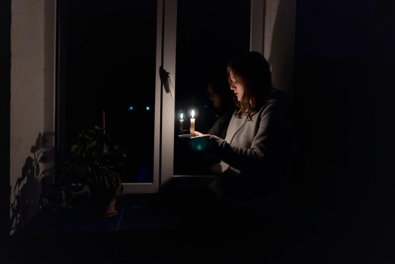 В трёх областях Украины ввели аварийные отключения электричества