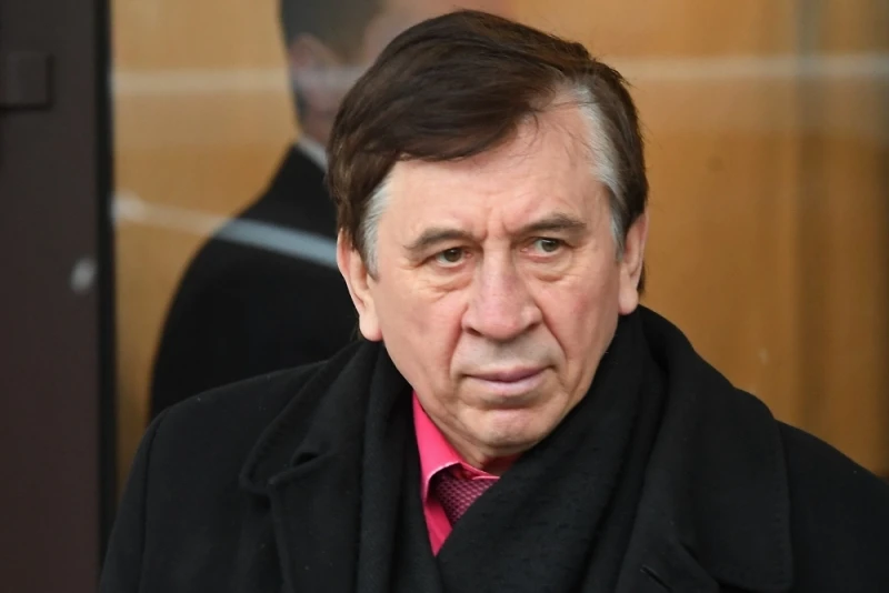 Актёр, сыгравший Лёню Голубкова в рекламе МММ, может ослепнуть