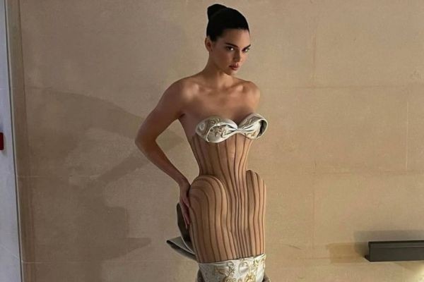 Кендалл Дженнер призналась, что семья смотрит на нее косым взглядом из-за ее стиля одежды