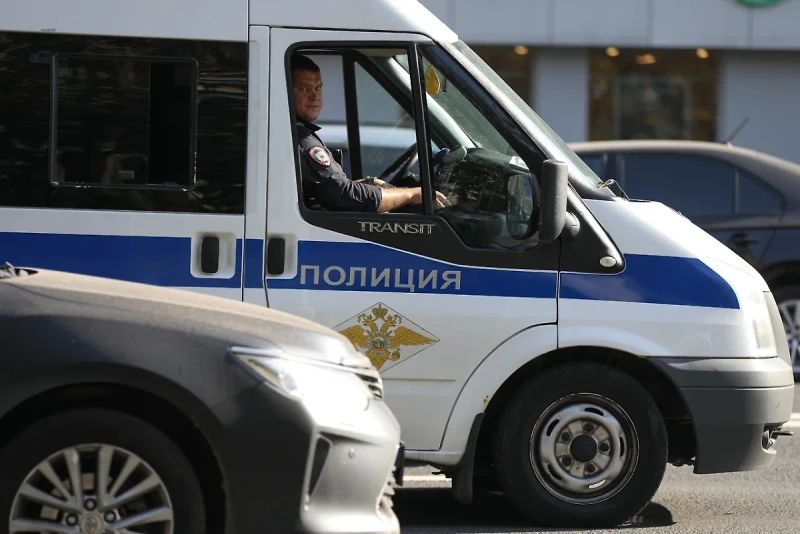 СК: На Камчатке задержаны трое за взятку и подделку судовых документов