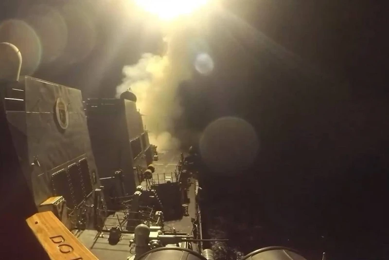 США завершили новую серию ударов по Ирану, опубликовав видео ракетных запусков
